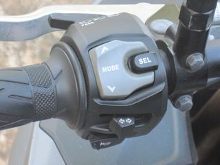 Suzuki GSX-S 1000 2018 GSX S 1000 F-thumb-9
