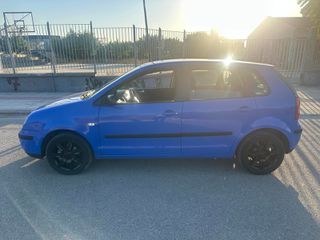Volkswagen Polo 2002-thumb-2