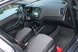 Hyundai i 20 2017-thumb-6