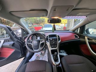 Opel Astra 2010-thumb-4