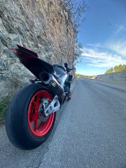 Aprilia RSV4 2023-thumb-3