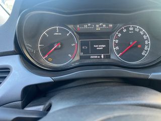 Opel Corsa 2018 Van-thumb-3