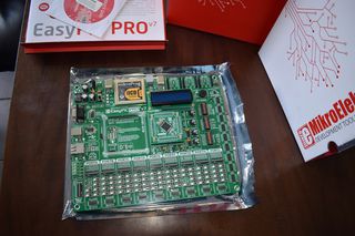 Αναπτυξιακή πλακέτα EasyPIC PRO v7