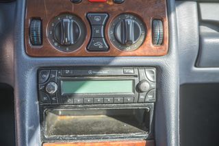 Mercedes-Benz CLK 230 2004-thumb-24