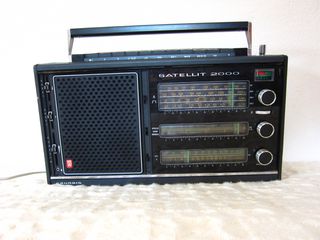 Grundig Satellit 2000. Made in Germany.