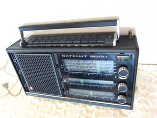 Grundig Satellit 2000. Made in Germany.-thumb-1
