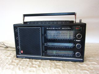 Grundig Satellit 2000. Made in Germany.-thumb-11
