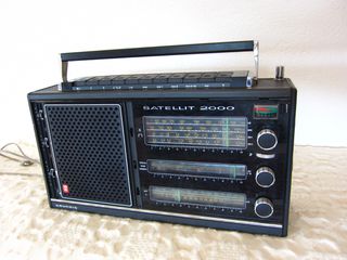 Grundig Satellit 2000. Made in Germany.-thumb-12