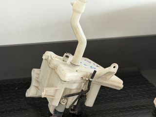 TOYOTA AURIS '07-10' ΔΟΧΕΙΟ ΝΕΡΟΥ ΥΑΛΟΚΑΘΑΡΙΣΤΗΡΩΝ (περιλαμβάνει και τα δύο μοτέρ(αντλιές) πλύσης) (ΟΙ ΤΙΜΕΣ ΕΙΝΑΙ ΕΝΔΕΙΚΤΙΚΕΣ)