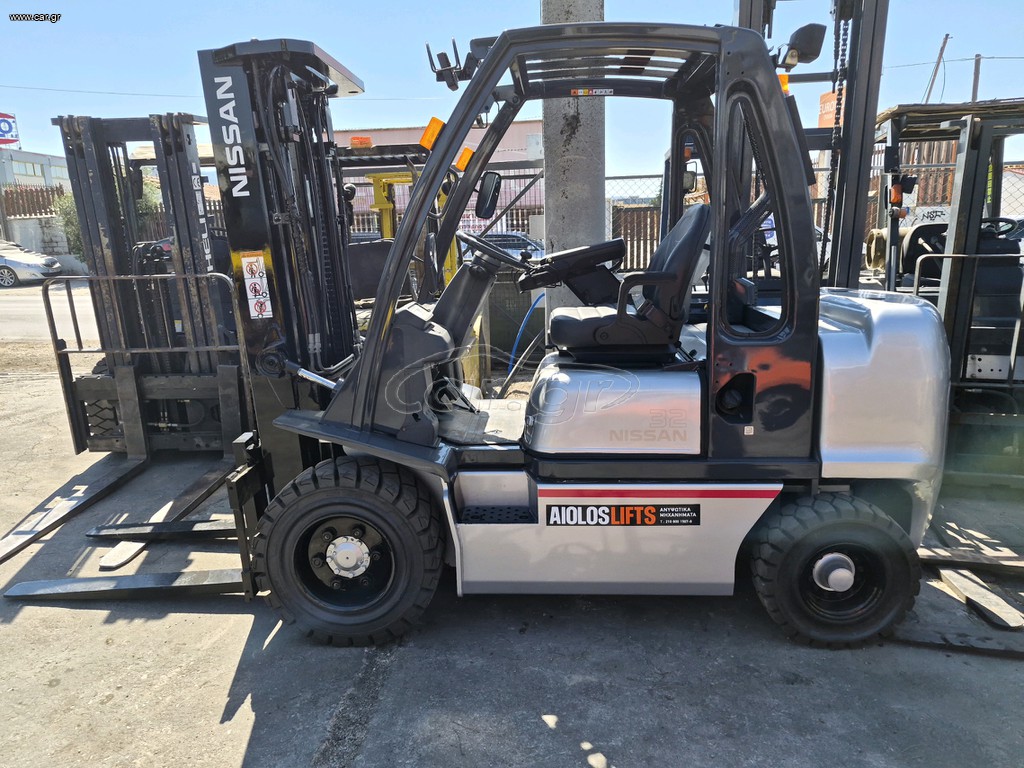 Nissan 2011 YG1D2A32Q