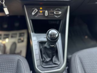 Volkswagen Polo 2021-thumb-15