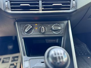 Volkswagen Polo 2021-thumb-16