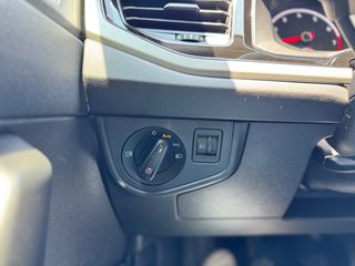 Volkswagen Polo 2021-thumb-18