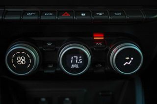 Dacia Duster 2024 1.0cc TCe JOURNEY 100hp LPG (Navi)-thumb-33