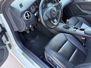 Mercedes-Benz CLA 200 2016-thumb-8