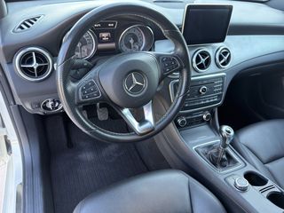 Mercedes-Benz CLA 200 2016-thumb-11