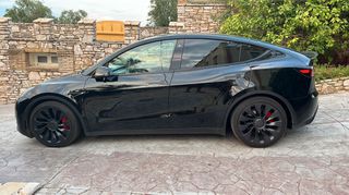 Tesla Model Y 2024 PERFORMANCE