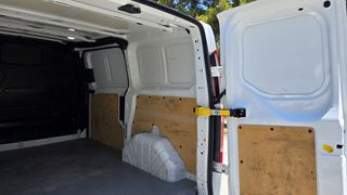 Ford Custom 2019 L1H1-thumb-15