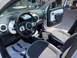 Renault Twingo 2015 PANORAMA - LIMITED EDITION-thumb-11