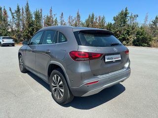 Mercedes-Benz GLA 250 2021 GLA 250e 218HP 8DCT-thumb-7