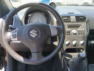 Suzuki Splash 2013-thumb-12