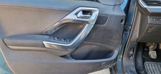 Peugeot 2008 2018 1.2 PURETECH 110 ALLURE-thumb-20