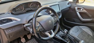 Peugeot 2008 2018 1.2 PURETECH 110 ALLURE-thumb-13