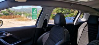 Peugeot 2008 2018 1.2 PURETECH 110 ALLURE-thumb-24