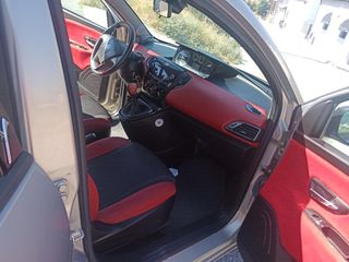 Lancia Ypsilon 2012 ORO MULTIAIR-thumb-8