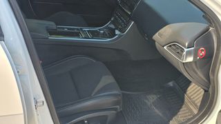 Jaguar XE 2019 R SPORT-thumb-21