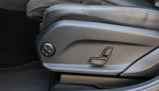 Mercedes-Benz GLC 300 2021 de-AMG PACKET-4MATIC-9G-NIGHT PACKET-thumb-40