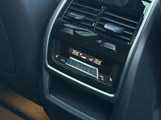Bmw X6 2023 40d M Packet xDrive / Panorama-thumb-38