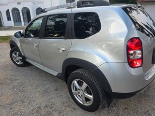Dacia Duster 2017 4X4 DIESEL-thumb-3