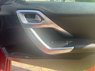 Peugeot 208 2017 gt feline-thumb-21