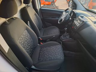 Opel Combo 2018-thumb-14