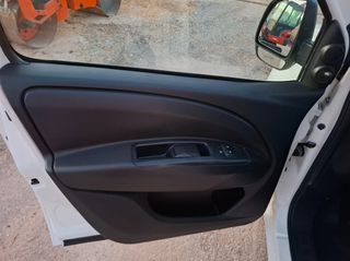 Opel Combo 2018-thumb-19
