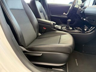 Mercedes-Benz CLA 180 2019 61980 ΚΜ !-thumb-32