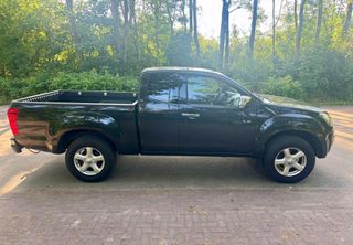 Isuzu D-Max 2016 1.5 cab LS-thumb-4