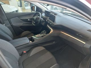 Peugeot 3008 2021-thumb-14