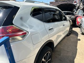 NISSAN X-TRAIL '16-thumb-2