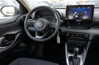 Toyota Yaris 2025 Active Plus// 8 ΧΡΟΝΙΑ ΕΡΓΟΣΤΑΣΙΑΚΗ ΕΓΓΥΗΣΗ-thumb-9