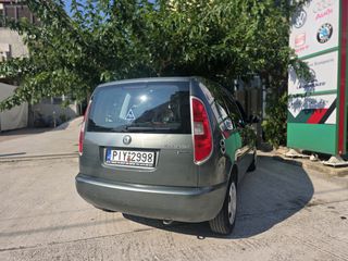 Skoda Roomster 2008-thumb-5