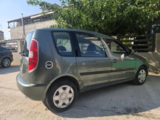 Skoda Roomster 2008-thumb-6