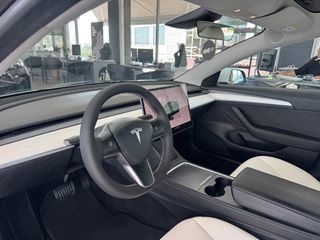 Tesla Model 3 2023 STANDAR RANGE-thumb-11