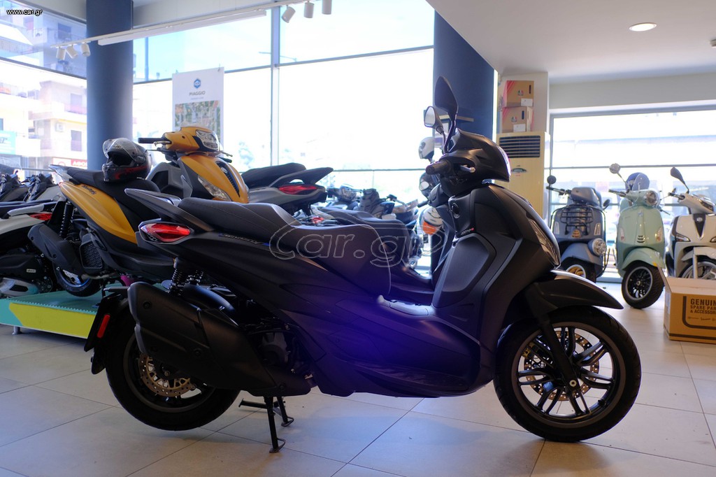 Piaggio Beverly 400 2025 BEVERLY 400 HPE S