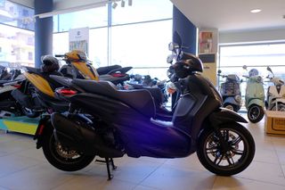 Piaggio Beverly 400 2025 BEVERLY 400 HPE S
