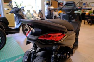 Piaggio Beverly 400 2025 BEVERLY 400 HPE S-thumb-6