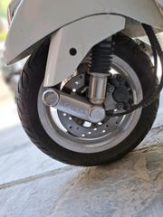 Vespa LX 150 2012-thumb-4