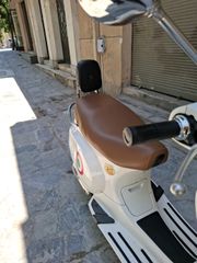 Vespa LX 150 2012-thumb-16