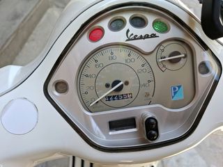 Vespa LX 150 2012-thumb-18